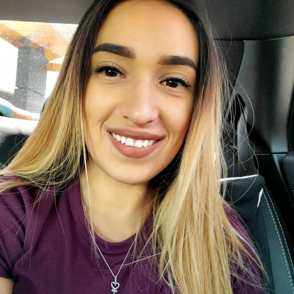 Meet your Posher, Anissa